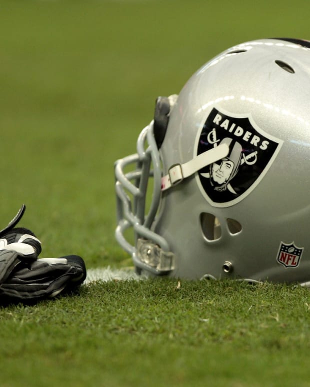 RAIDER HELMET